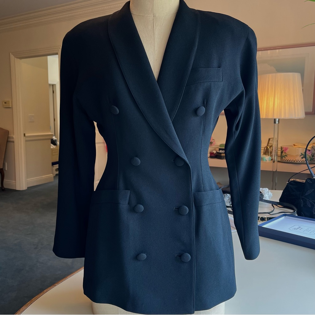 Super Sleek Tailored Kenar Blazer